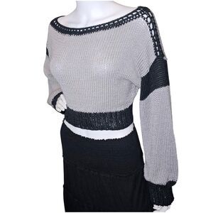 Handmade Knit Oversize Cropped Sweater‎ – Grey & Black Colorblock